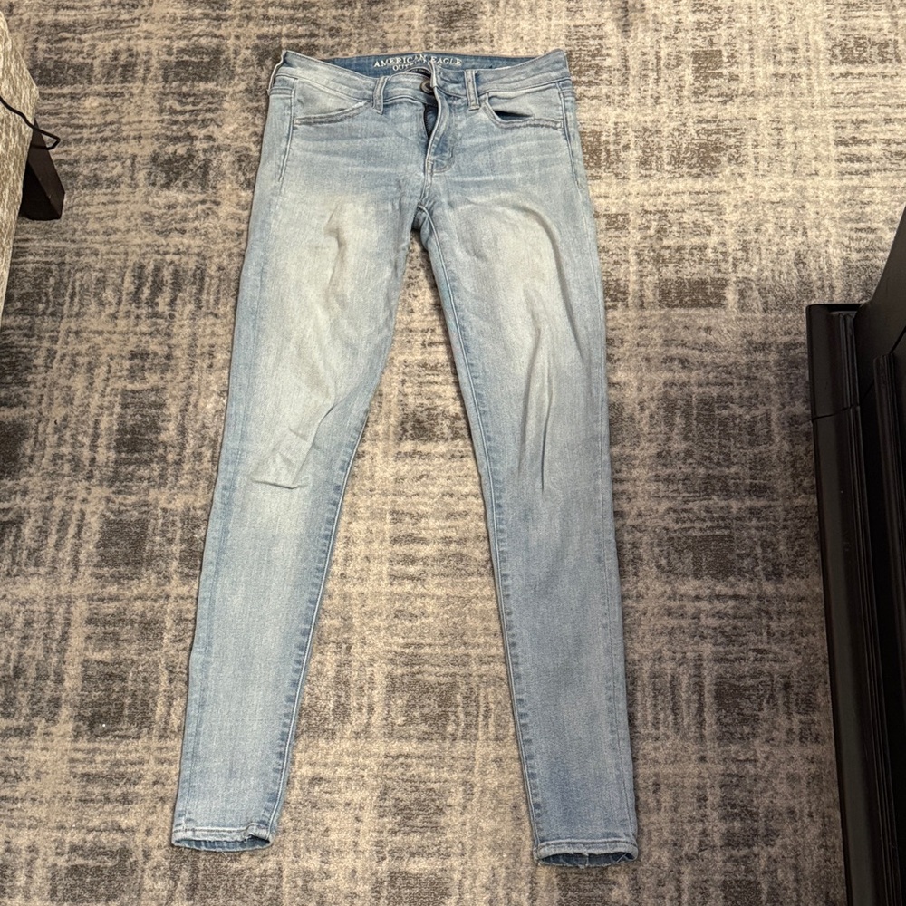 American Eagle Outfitters Light Wash Skinny Jeans